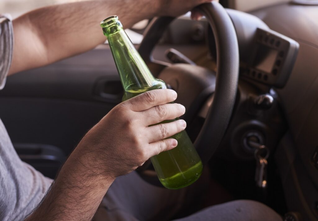 Interwencja obywatelska i policyjna doprowadziła do zatrzymania pijanego kierowcy w Wieluniu